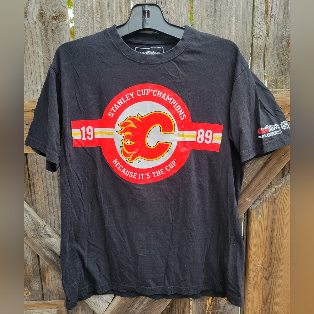 NHL Calgary Flames Coors light t-shirt in great shape, size Large